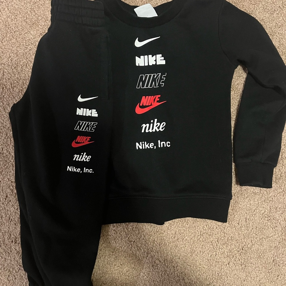Nike Kids Black and Red Sweatpants & Joggers Set
